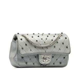 Chanel CC Chevron Studded Leather Flap Bag Leather Shoulder Bag in Good condition