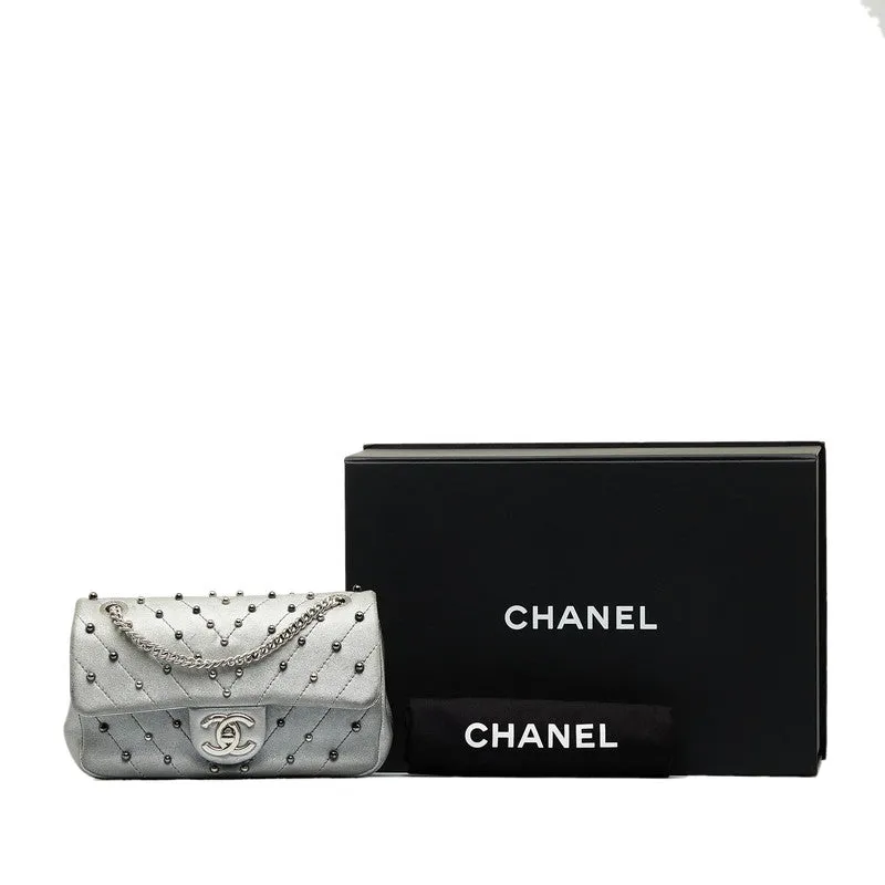 Chanel CC Chevron Studded Leather Flap Bag Leather Shoulder Bag in Good condition