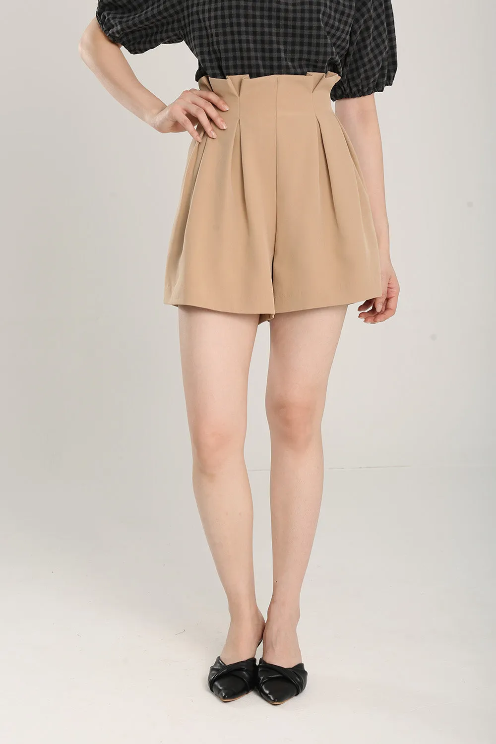 Dariela Shorts in Khakis