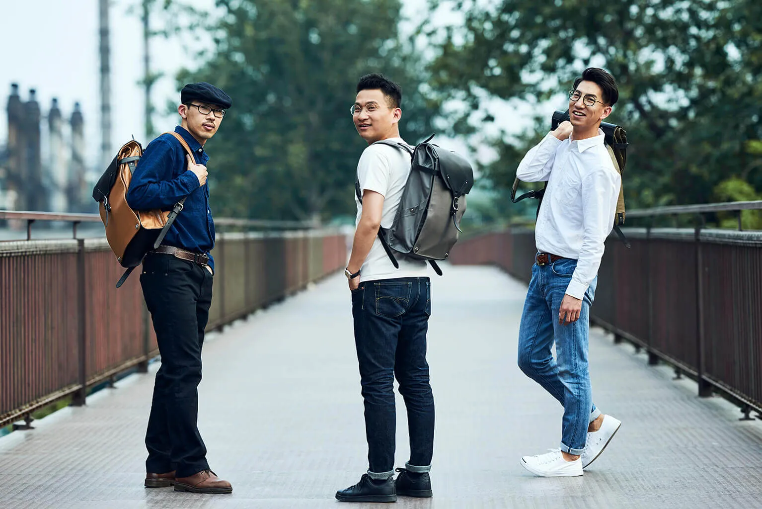 DESIGNER BACKPACK - grey