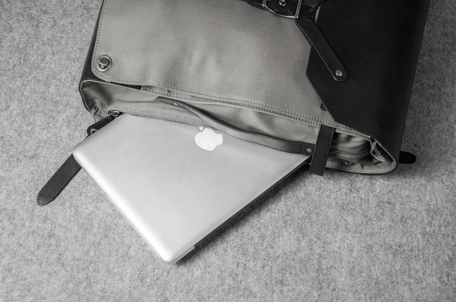 DESIGNER BACKPACK - grey