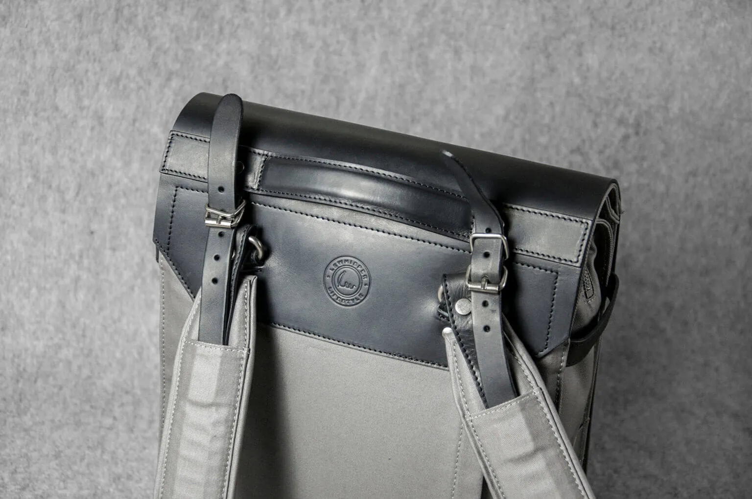DESIGNER BACKPACK - grey