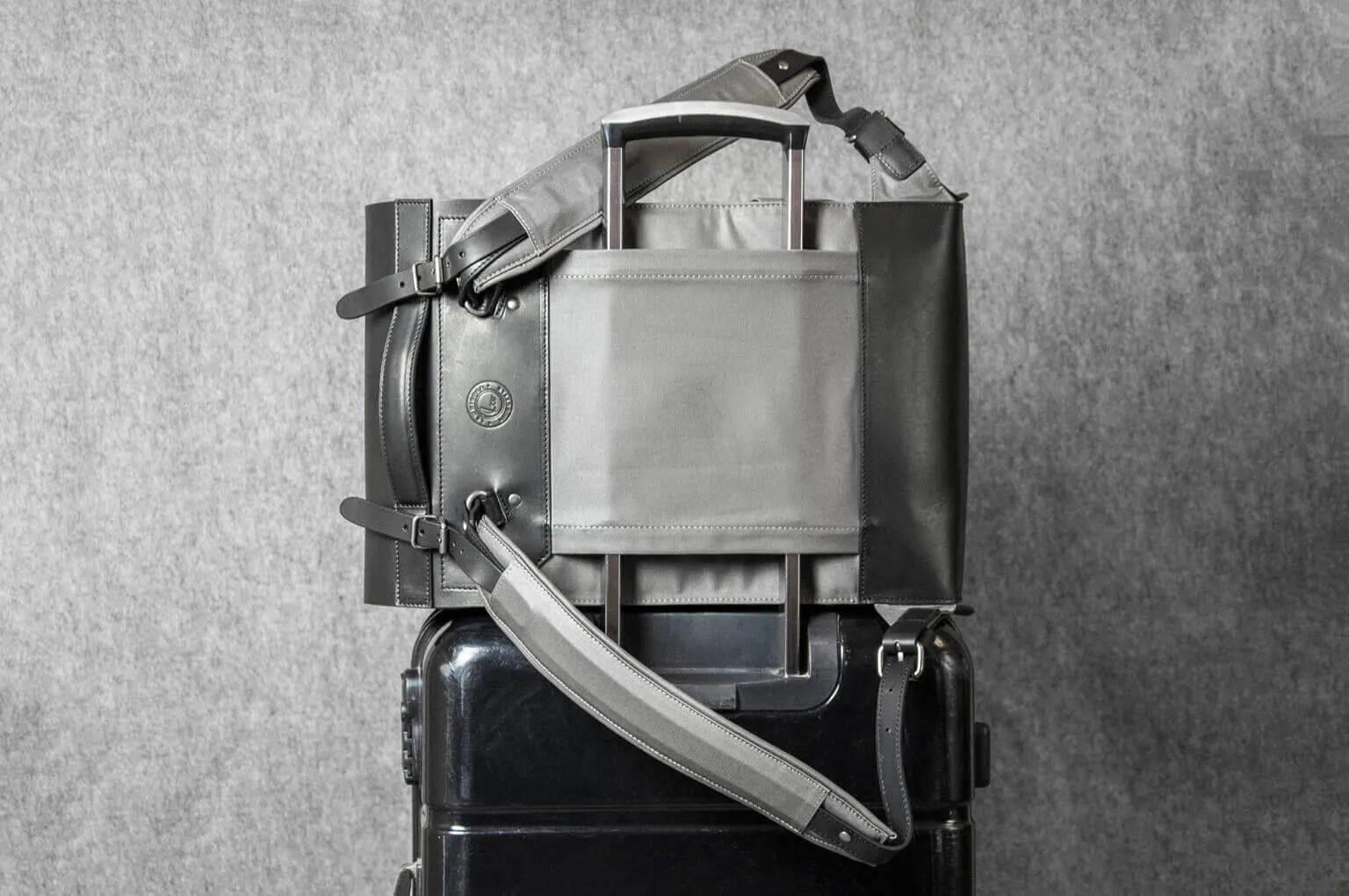 DESIGNER BACKPACK - grey