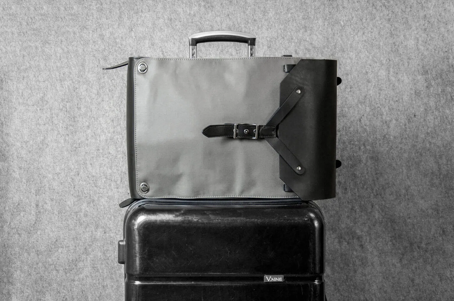 DESIGNER BACKPACK - grey