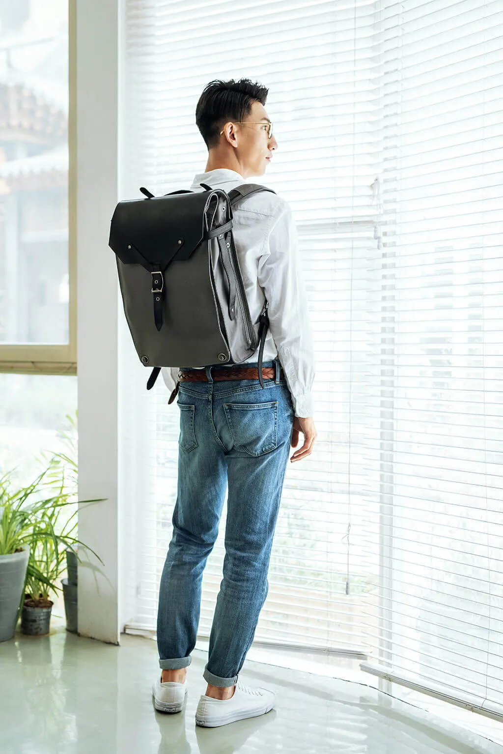 DESIGNER BACKPACK - grey