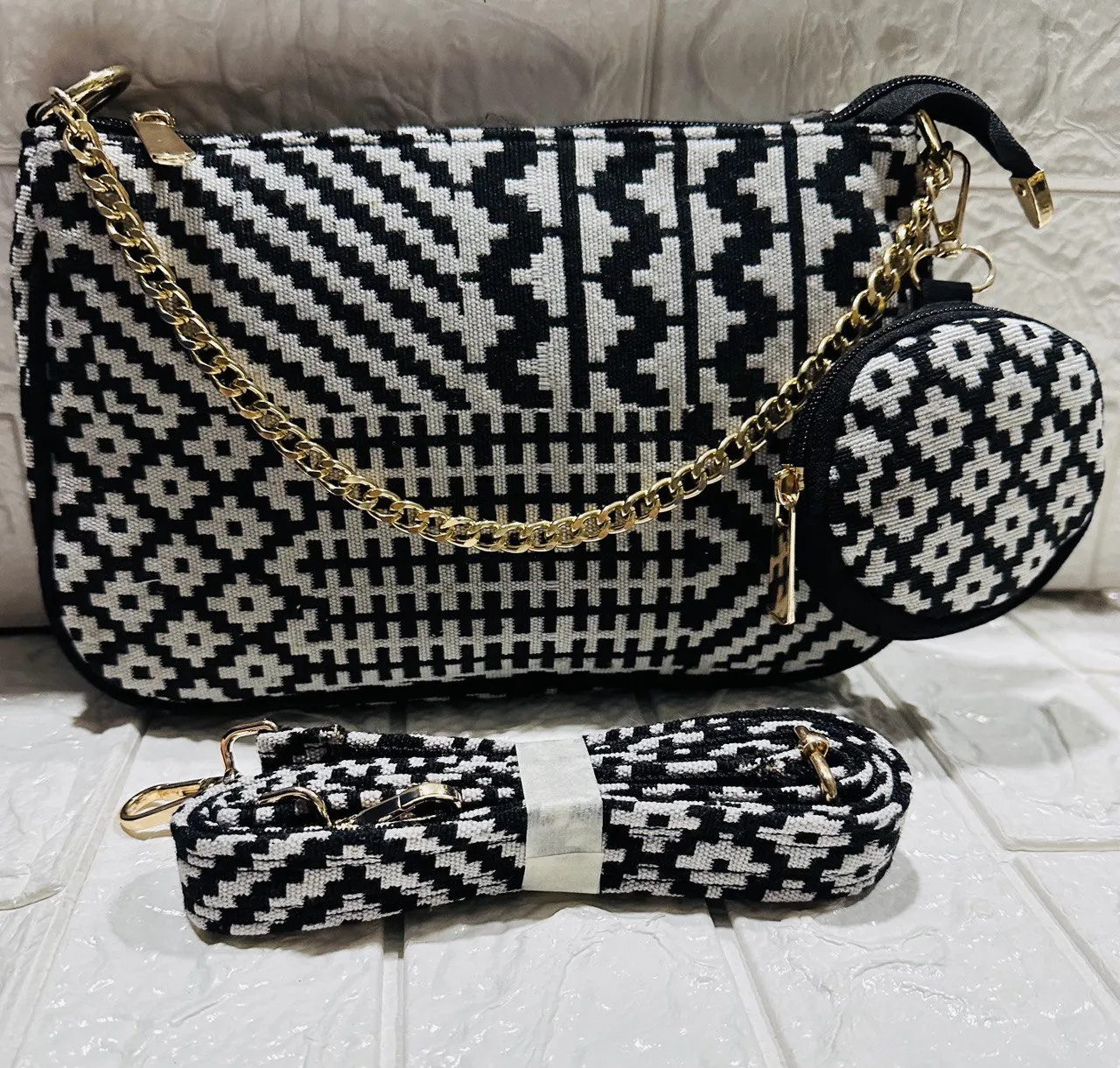 DURABLE BLACK And White Baguette BAG - F3