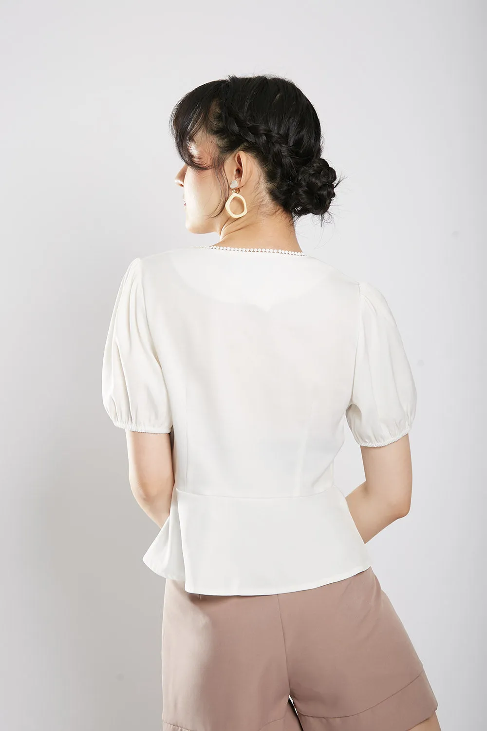 Felizia Blouse in White Crochet