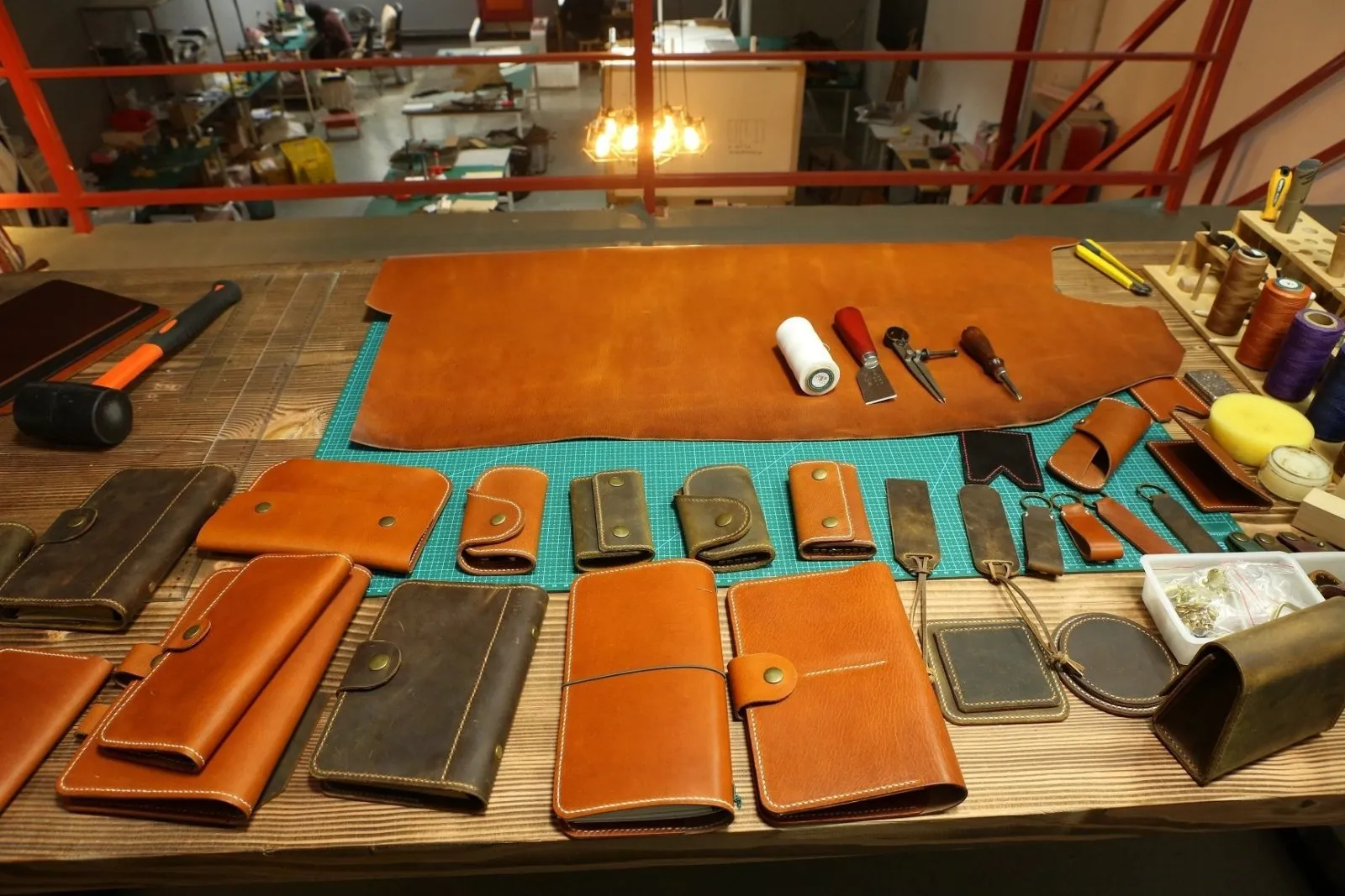 Mens rustic distressed genuine leather macbook pro case portfolio