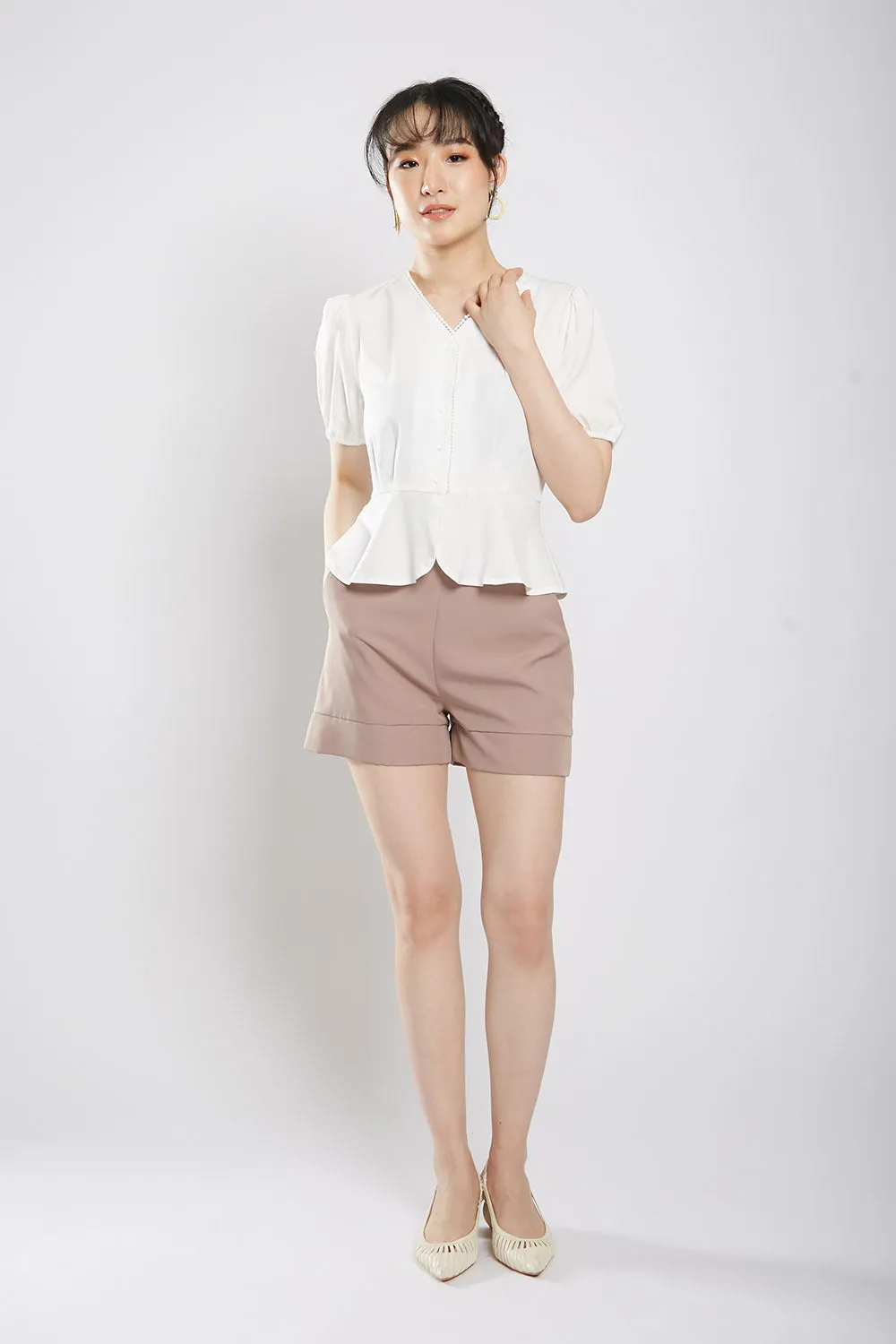 Tahli Shorts in Khakis