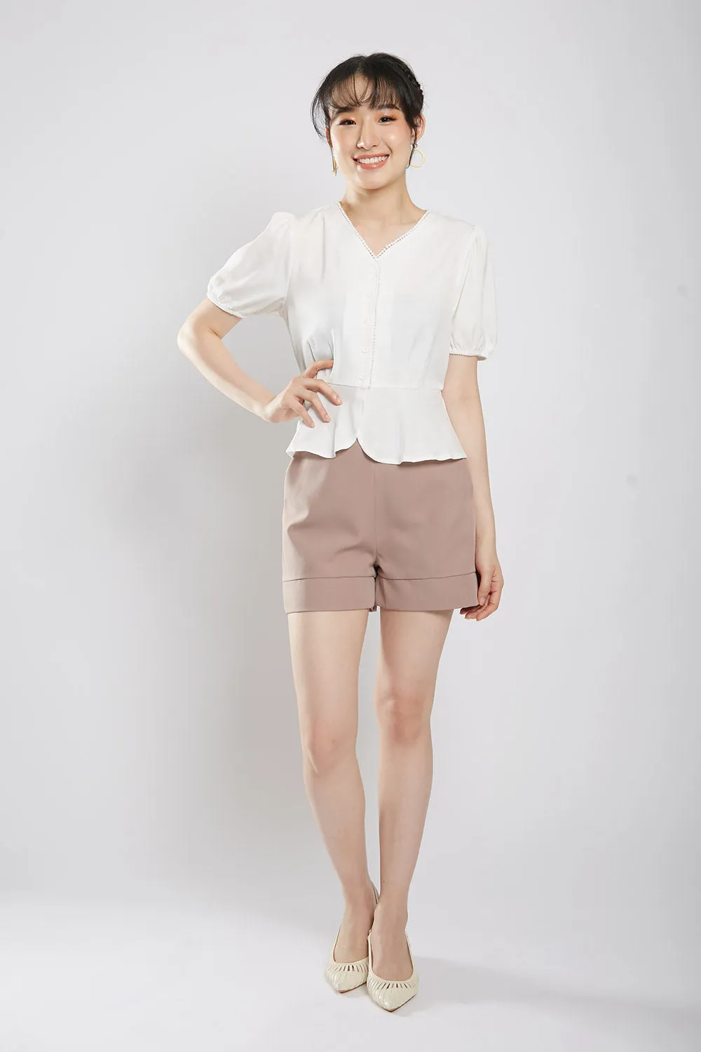 Tahli Shorts in Khakis